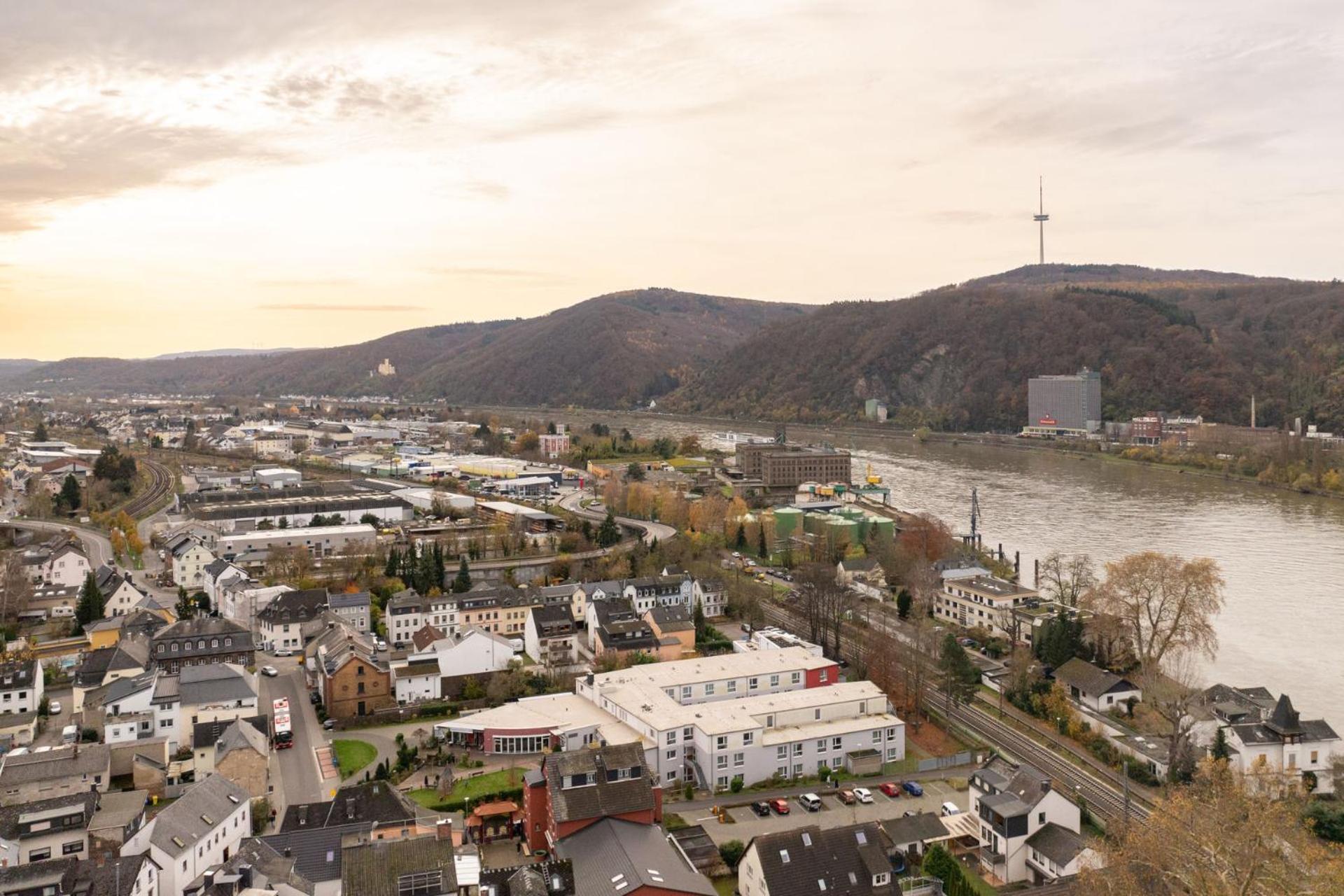 Modernes Studio Augusta Am Rhein, Vollausgestattet, Ruhig Und Verkehrsguenstig Gelegen Daire Koblenz  Dış mekan fotoğraf